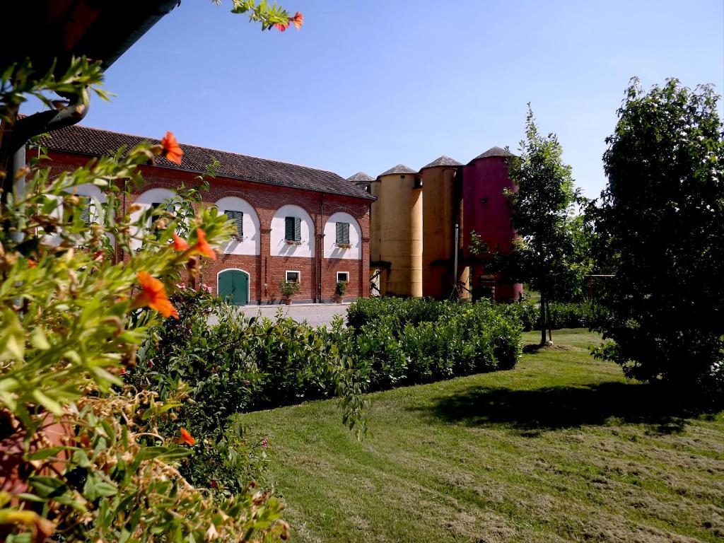 Agriturismo Cascina Nuova Villa Valenza Exterior photo